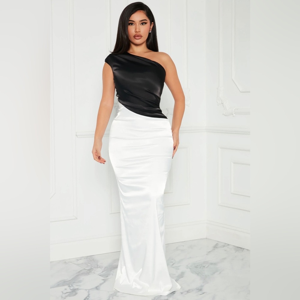 Satin dress size S strech